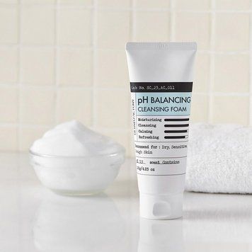 Низькокислотна пінка для вмивання Derma Factory pH Balancing Cleansing Foam, 120 мл