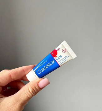 Дитяча зубна паста Curaprox Kids Strawberry від 2 років, 10 мл