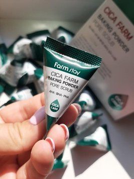 Скраб для обличчя з центелою FarmStay Cica Farm Baking Powder Pore Scrub, 7г