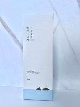 Очищуючий скраб для тіла Round Lab 1025 Dokdo Body Scrub 200 ml